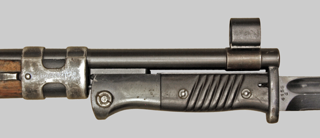 Image of bayonet mounted to Mauser bayonet bar.